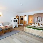 호텔 Traumhotel Alpina Superior (adults Only) 겔로스