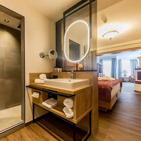 Otel Traumhotel Alpina Superior --yoga Und Ayurvedahotel (adults Only) Gerlos