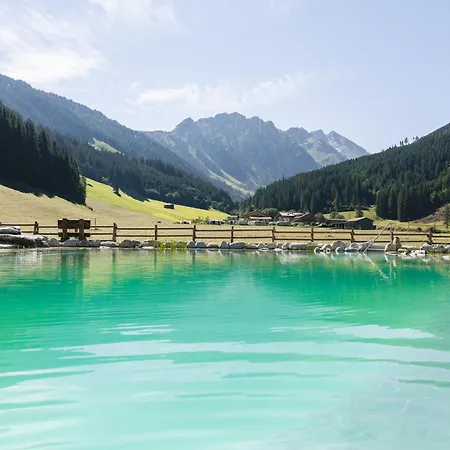 Traumhotel Alpina Superior (adults Only) Отель Герлос