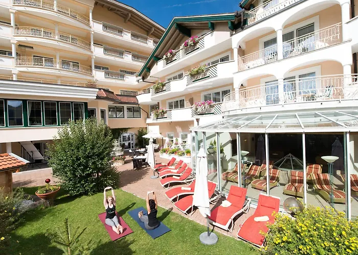 Traumhotel Alpina Superior (adults Only) ホテル