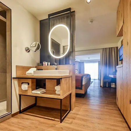 מלון Traumhotel Alpina Superior --yoga Und Ayurvedahotel (adults Only)